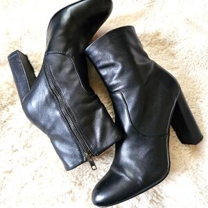 Booties. Upper leather. Black. Steve Madden. Size 8.5.